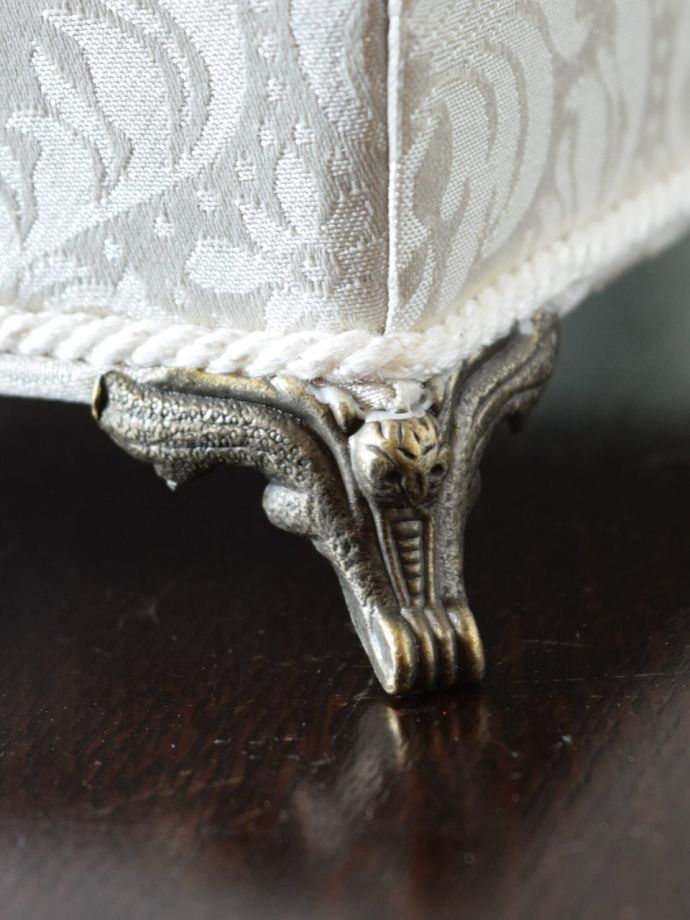 おしゃれな小物入れの脚