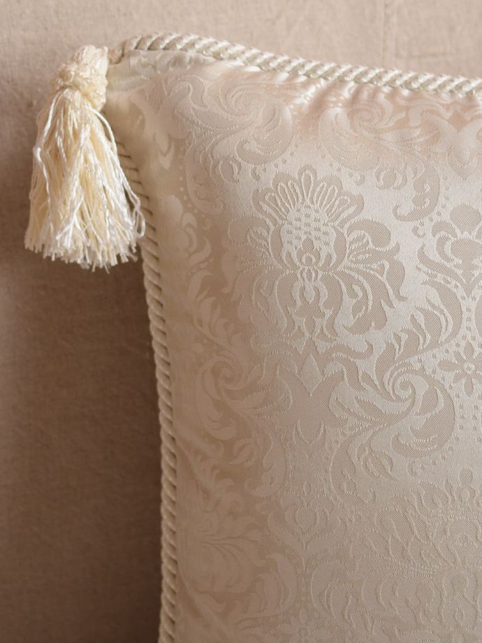 ジェニファーテイラーのクッション