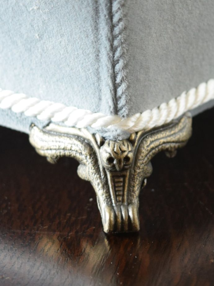 おしゃれな小物入れの脚