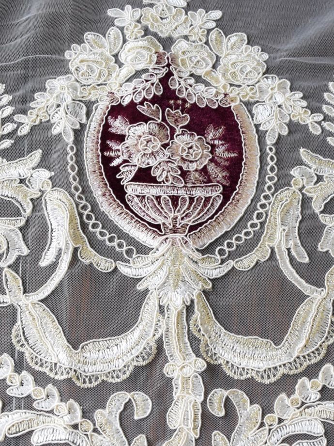 アンティーク調の美しいレース