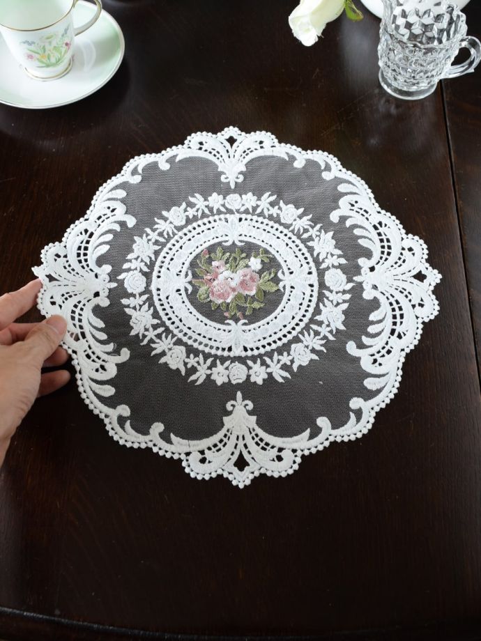 アンティーク調刺繍レース