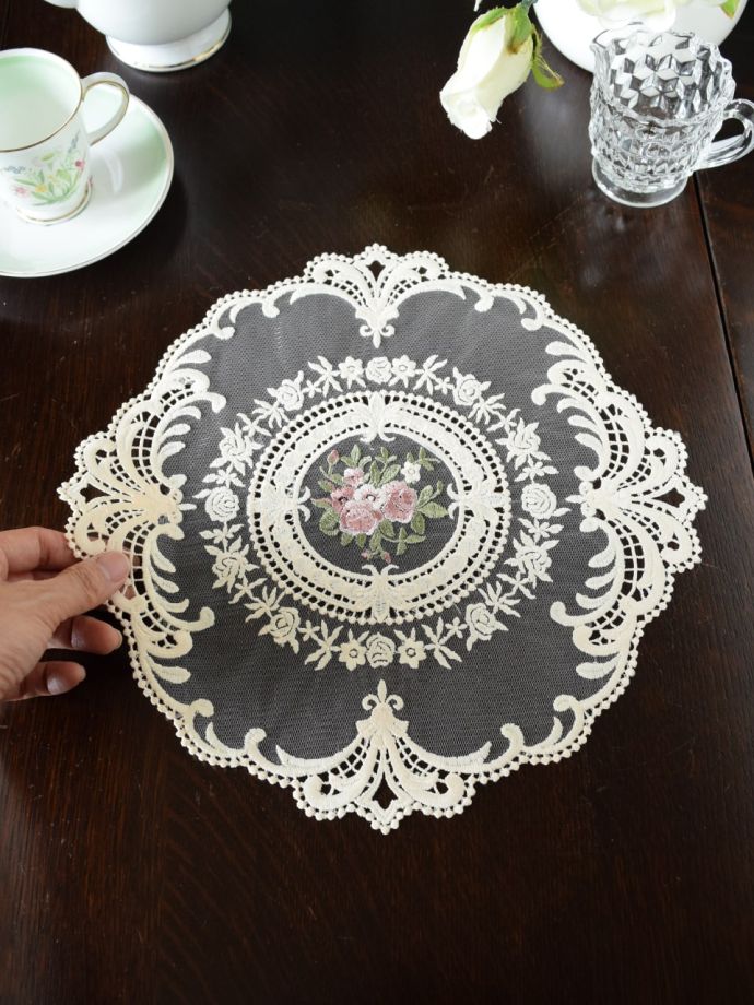 アンティーク調刺繍レース