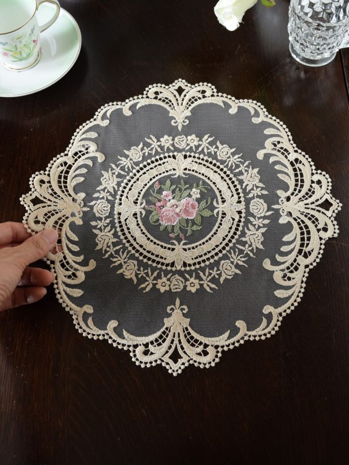 アンティーク調刺繍レース