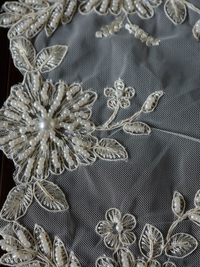 アンティーク調のテーブルセンター