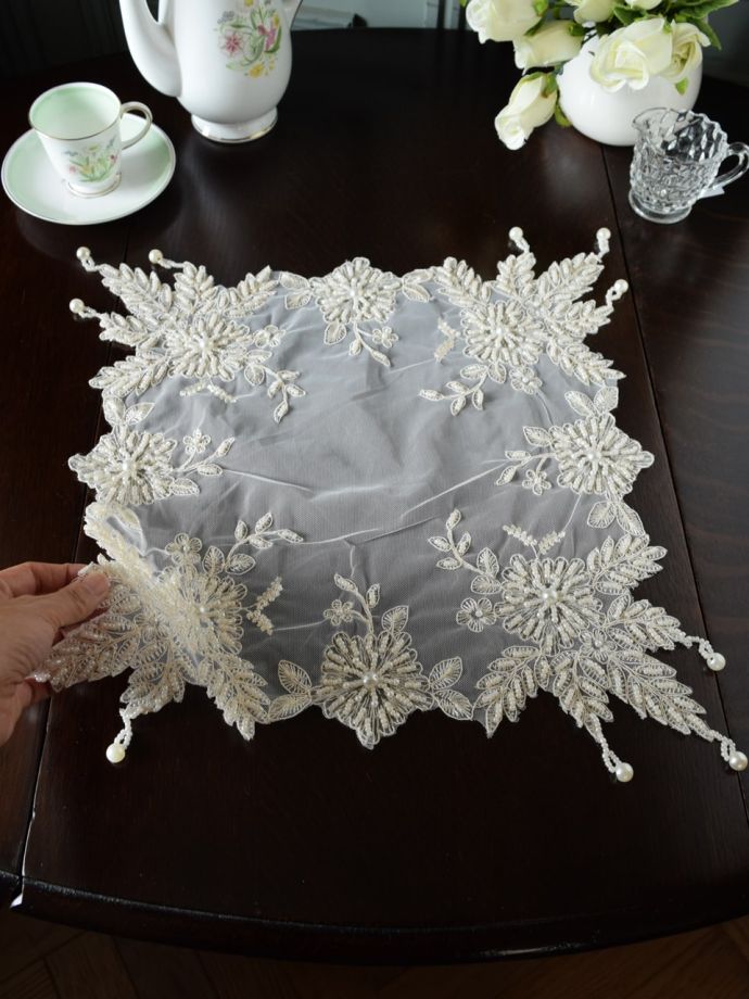 アンティーク風の美しいレース