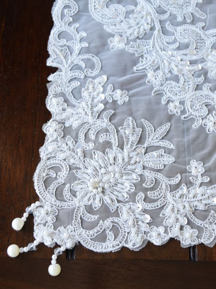 アンティーク調のテーブルセンター