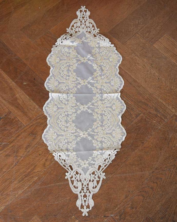 アンティーク調刺繍レース