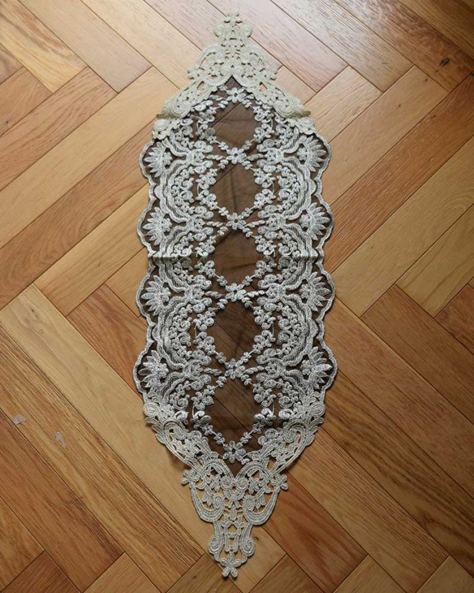 アンティーク調刺繍レース