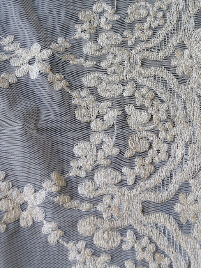 フレンチアンティーク風の刺繍