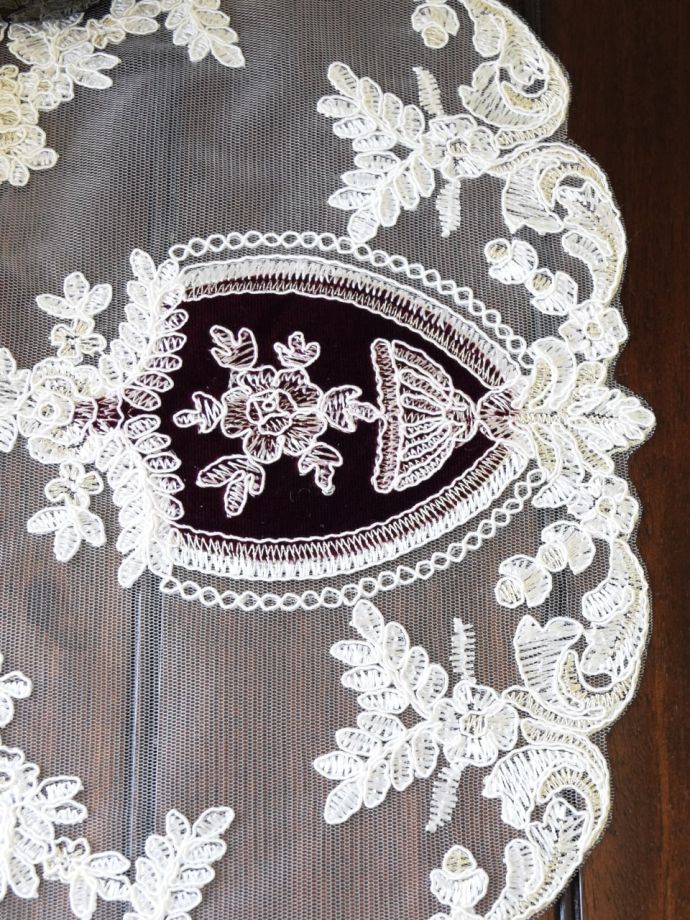 アンティーク調の美しいレース