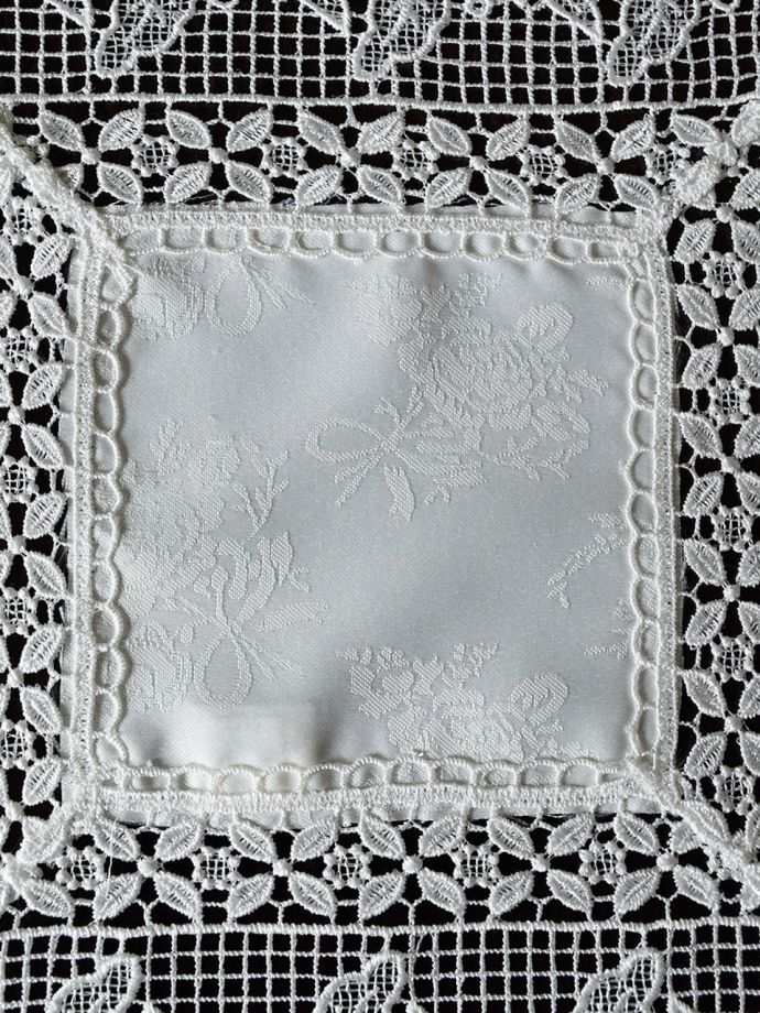 アンティーク調のレースマット