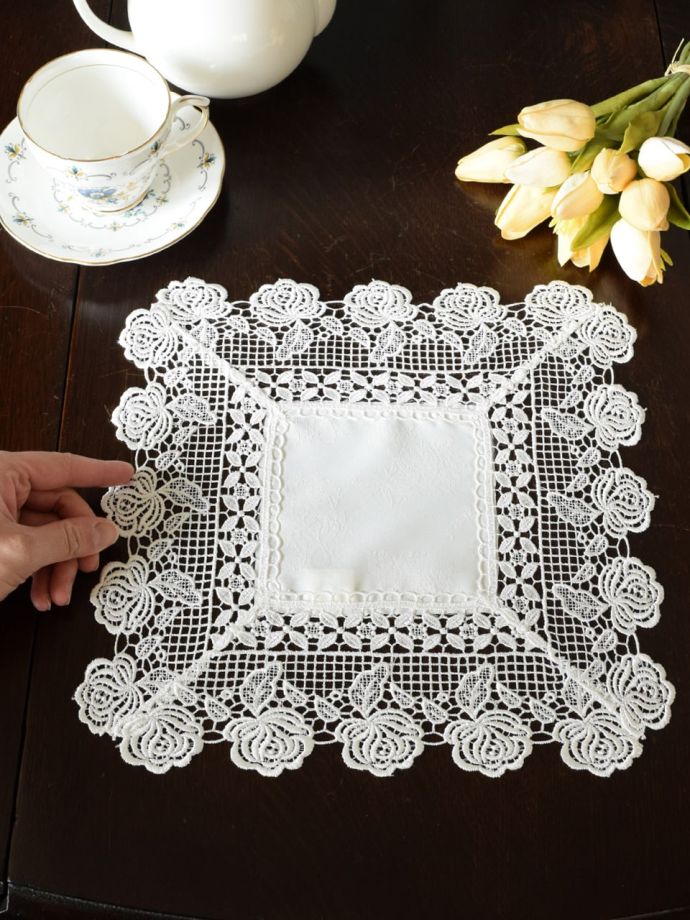 アンティーク調刺繍レース