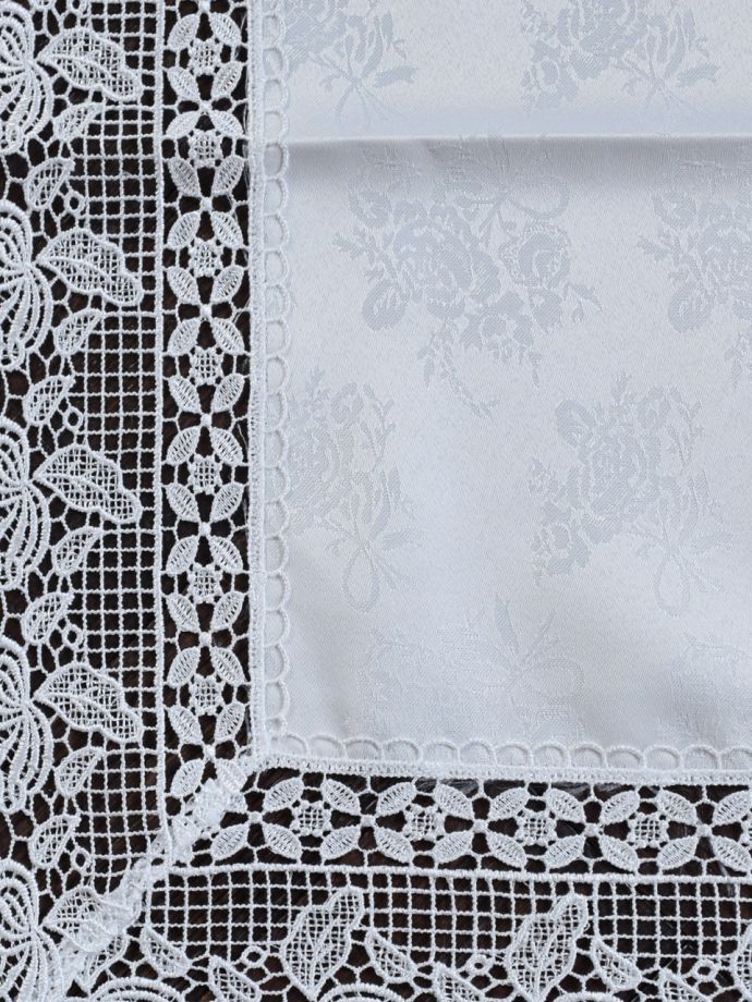 アンティーク調の美しいレース