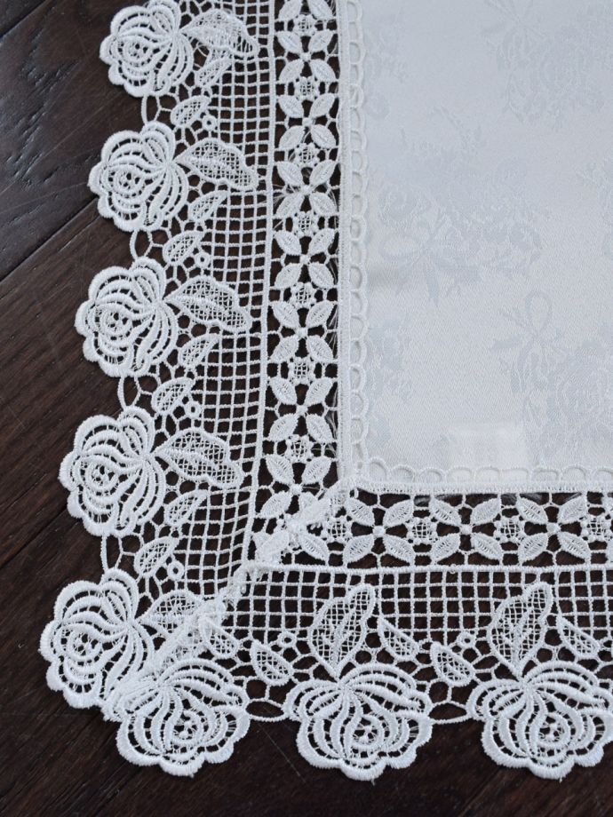 フレンチアンティーク風の美しいレース