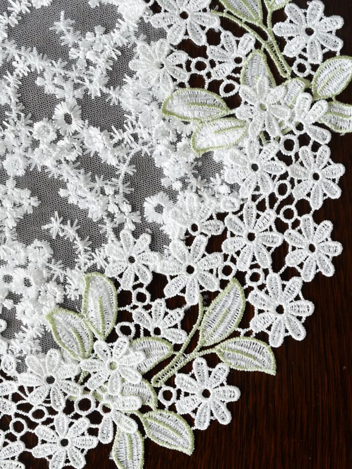 アンティーク調刺繍レース