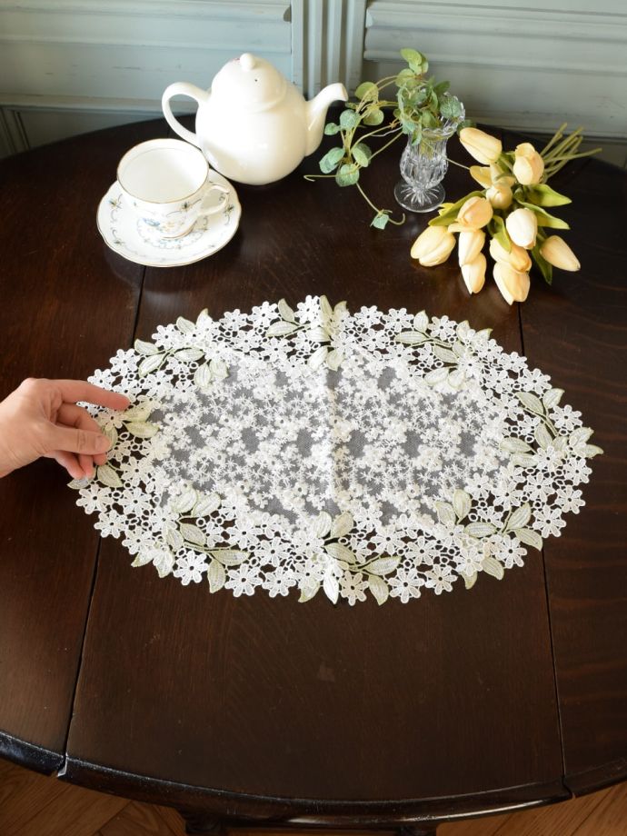 アンティーク調刺繍レース