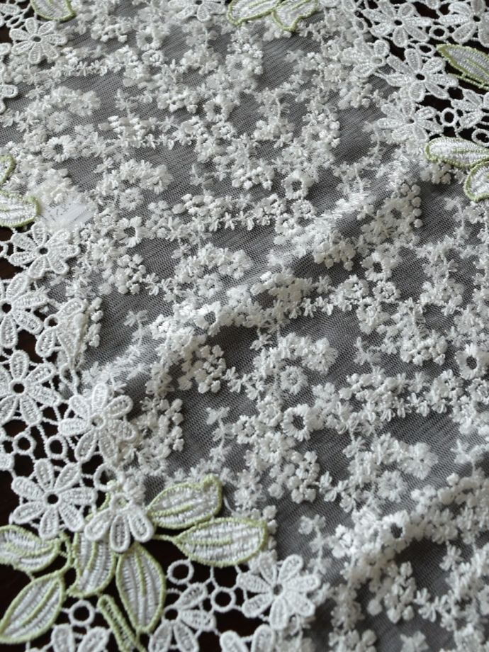 アンティーク調の美しいレース