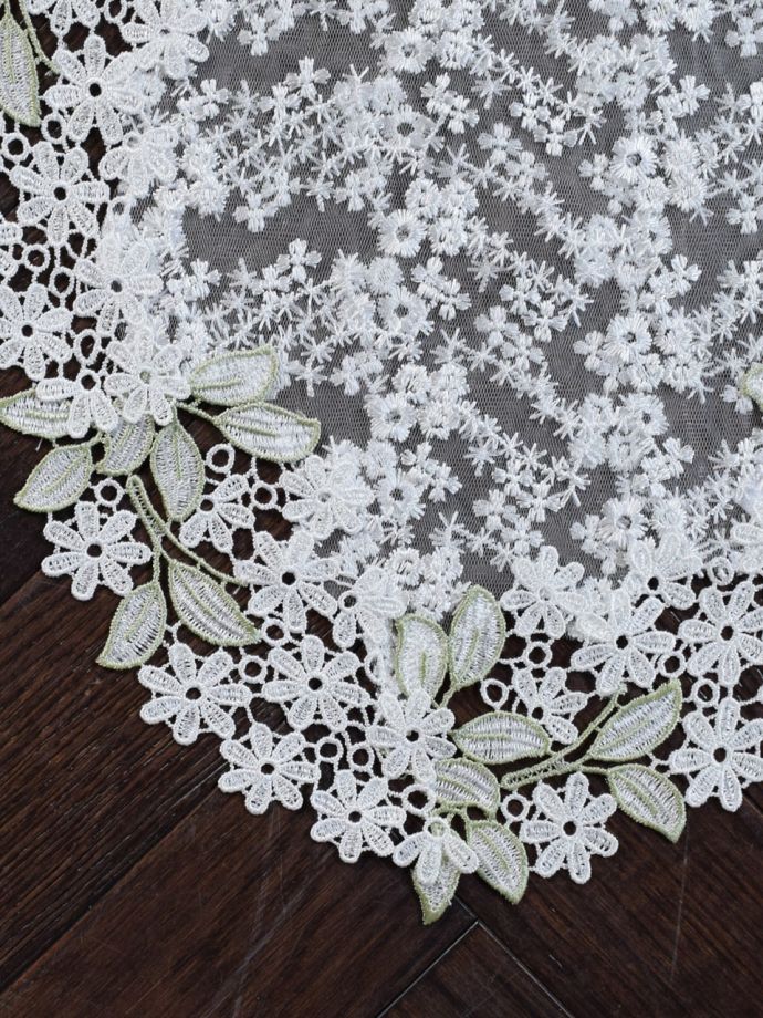 アンティーク調の美しいレース