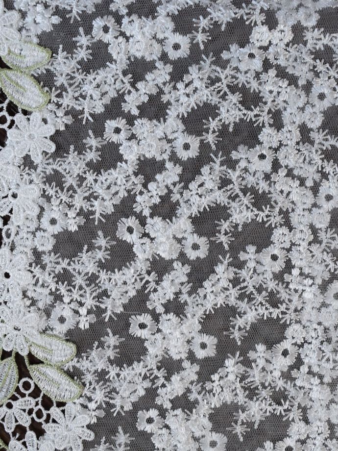 アンティーク調刺繍レース