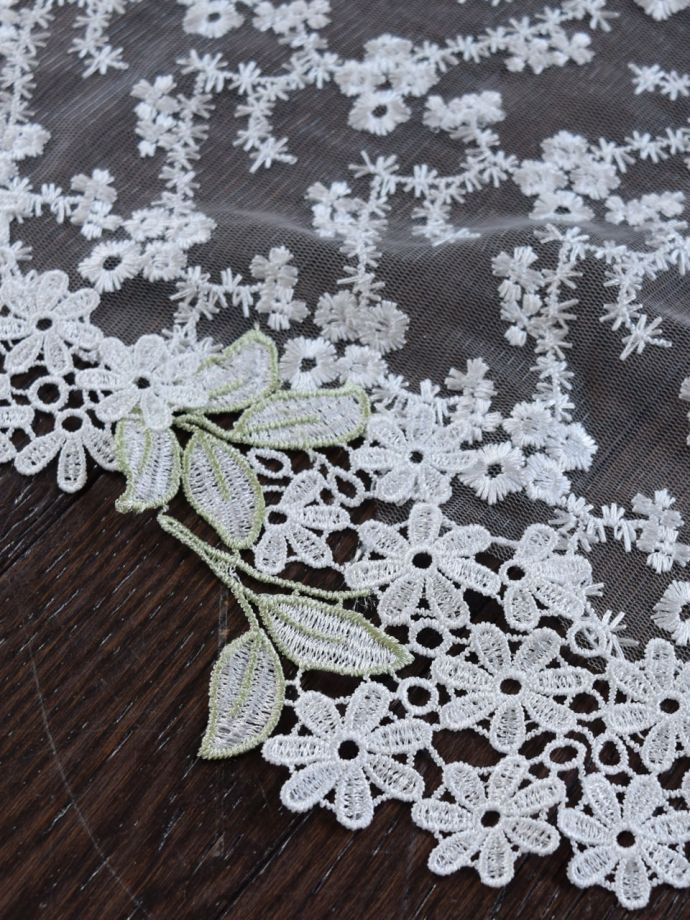 フレンチアンティーク風の美しいレース