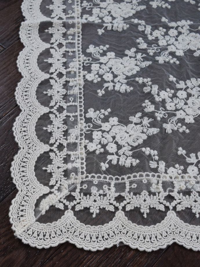 フレンチアンティーク風の美しいレース