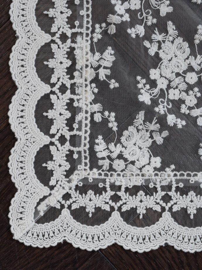 アンティーク調の美しいレース