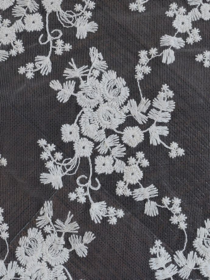 アンティーク調刺繍レース