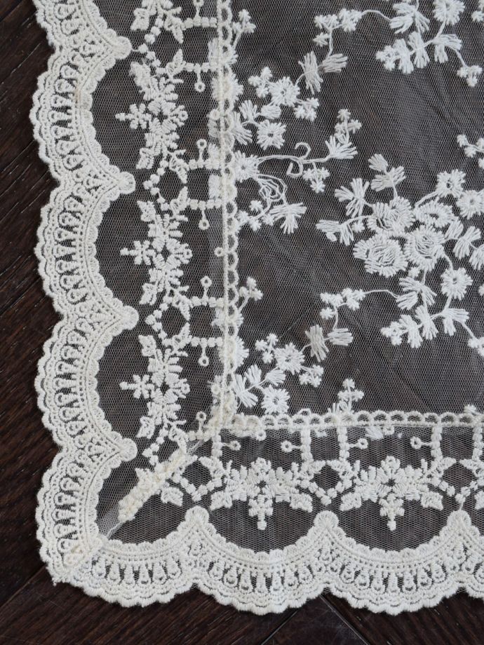 アンティーク調の美しいレース