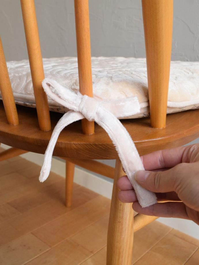 紐付きの座クッション