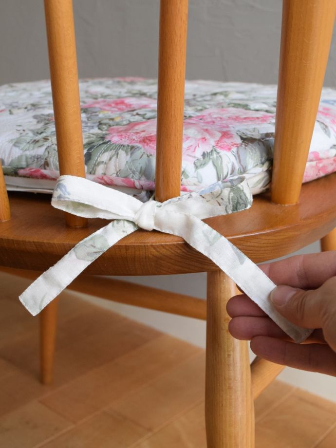 紐付きの座クッション