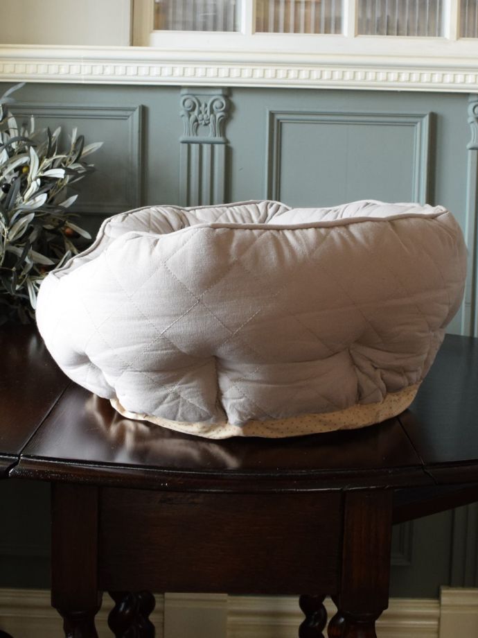 おしゃれなペット用のソファ