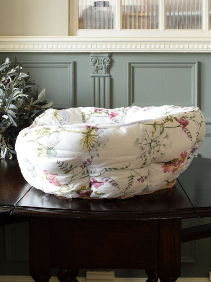 おしゃれなペット用のソファ