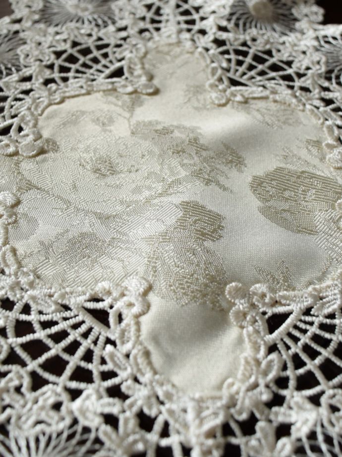 アンティーク調刺繍レース