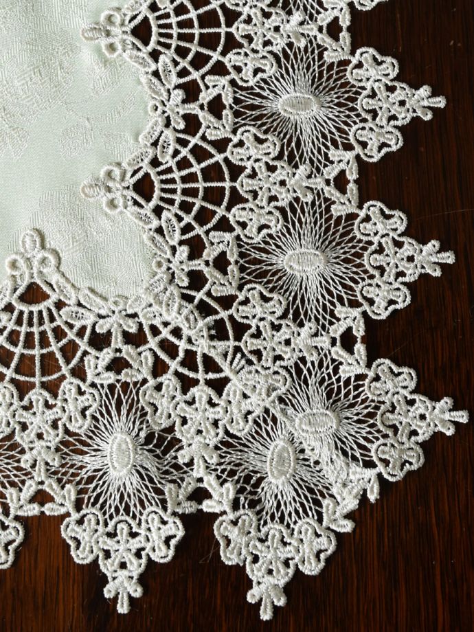 アンティーク調のレースマット