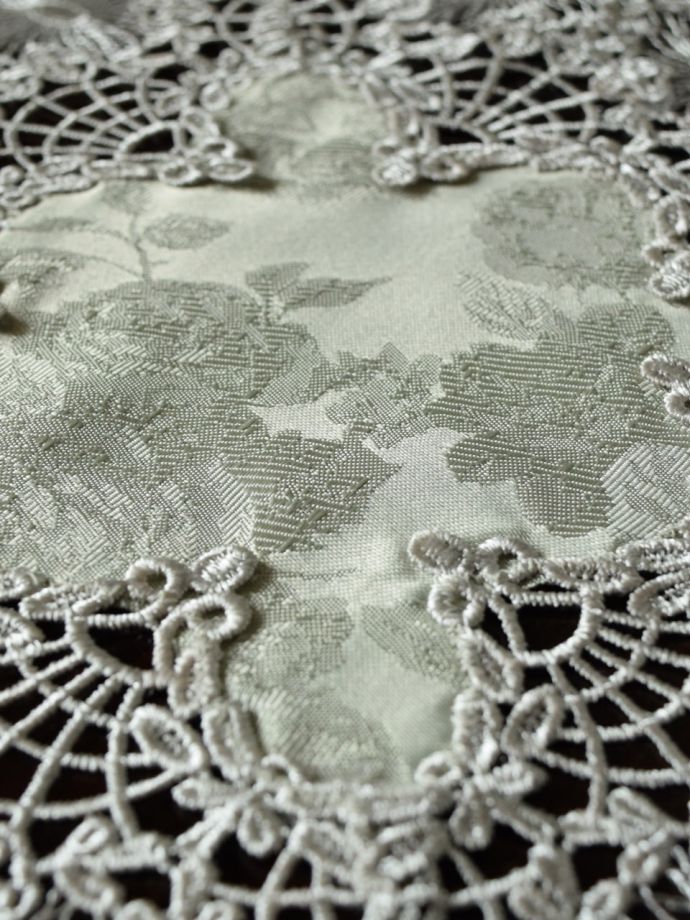 アンティーク調刺繍レース