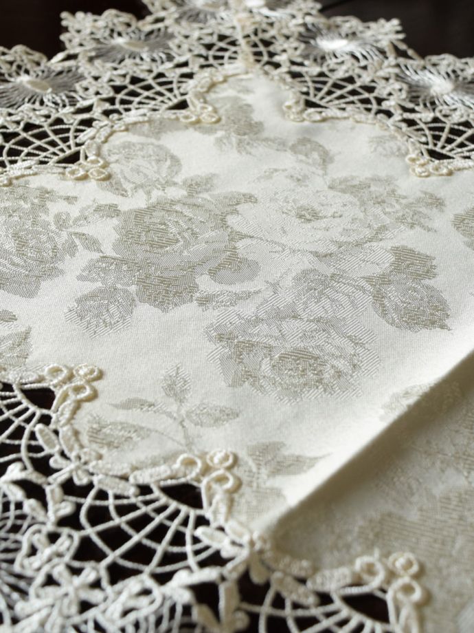 アンティーク調刺繍レース