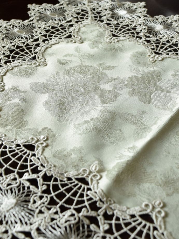アンティーク調刺繍レース