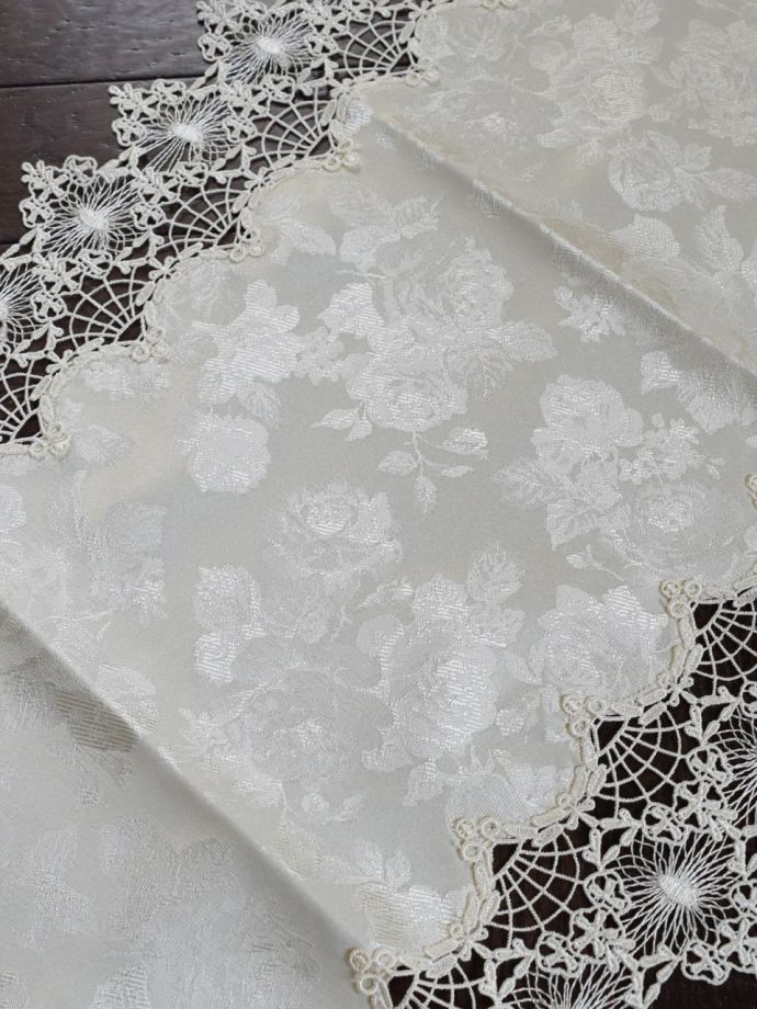 アンティーク調刺繍レース