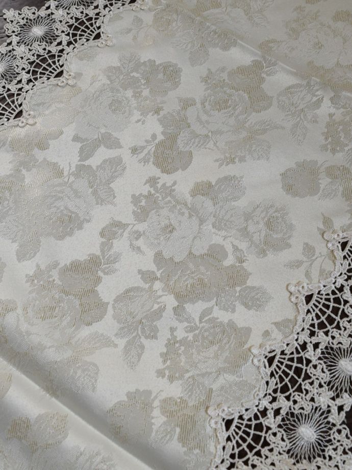 アンティーク調刺繍レース