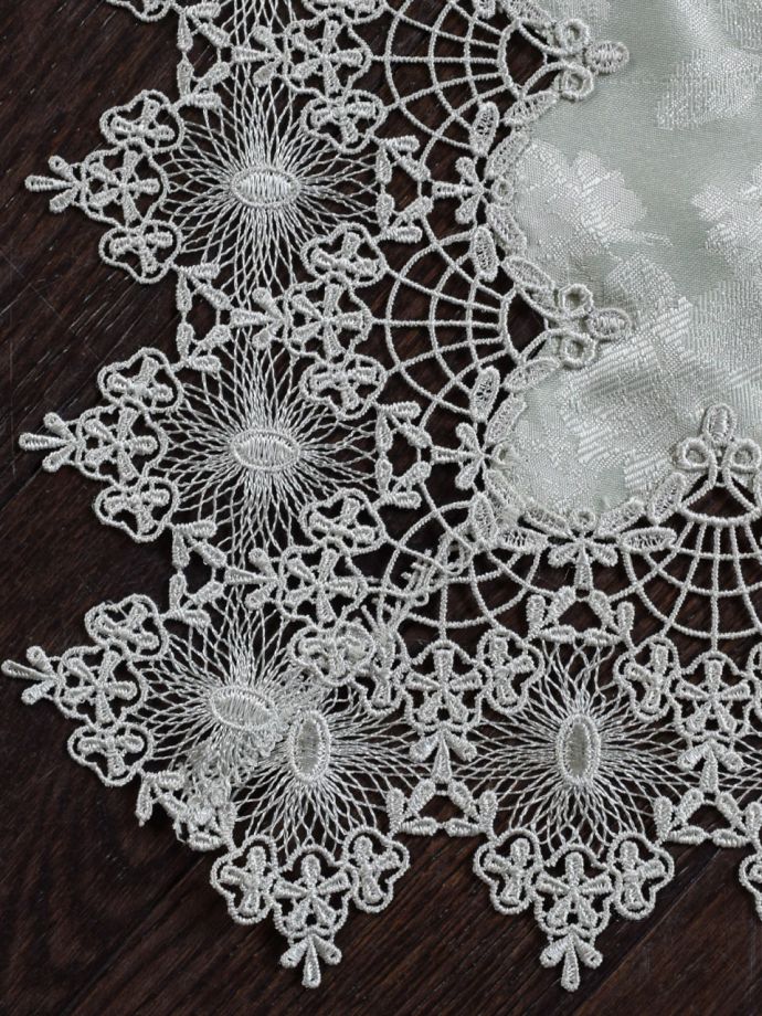アンティーク調の美しいレース