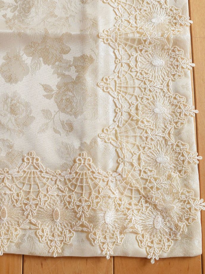 アンティーク調のクッションカバー