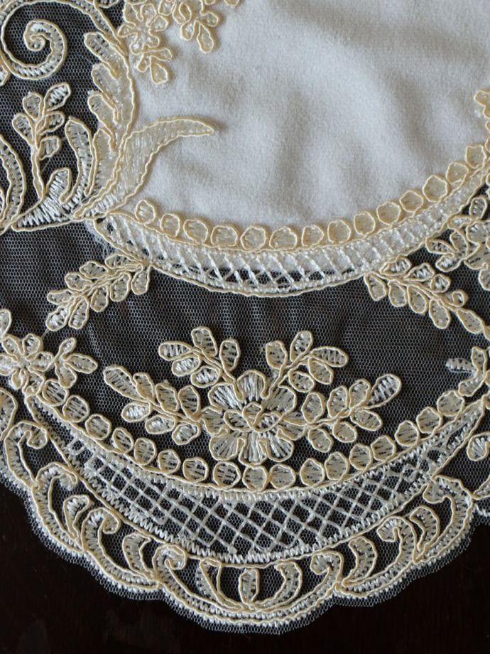 アンティーク調のレースマット