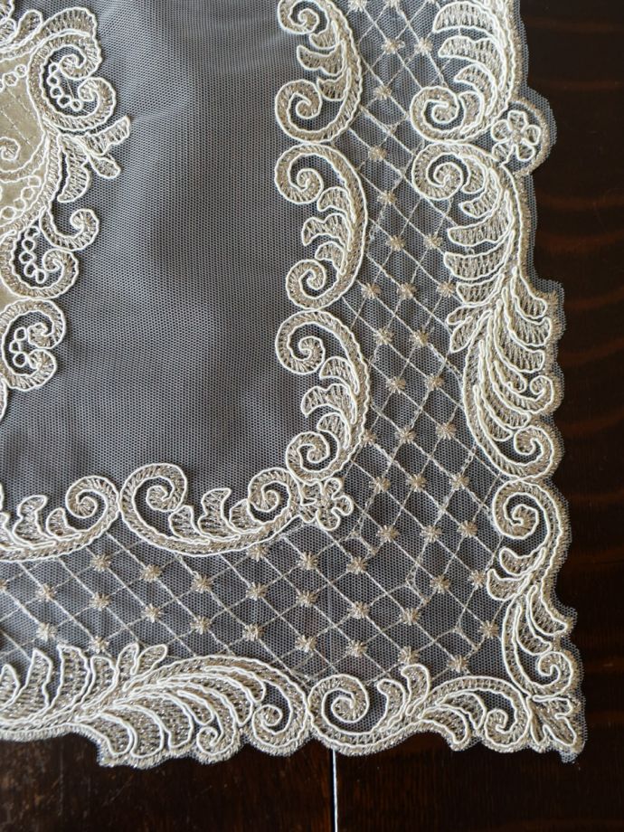 アンティーク調刺繍レース