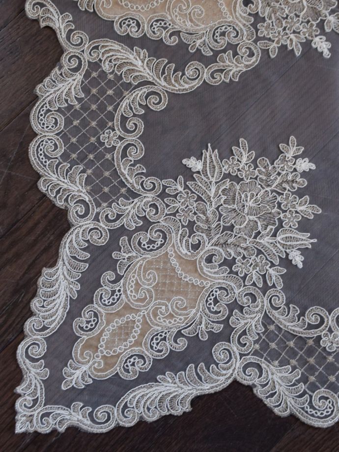 フレンチアンティーク風の美しいレース