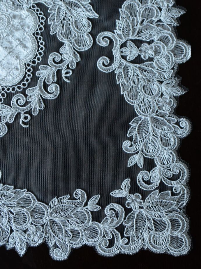アンティーク調刺繍レース