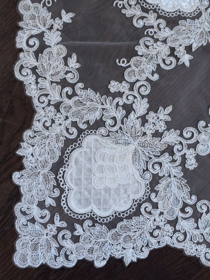 フレンチアンティーク風の美しいレース