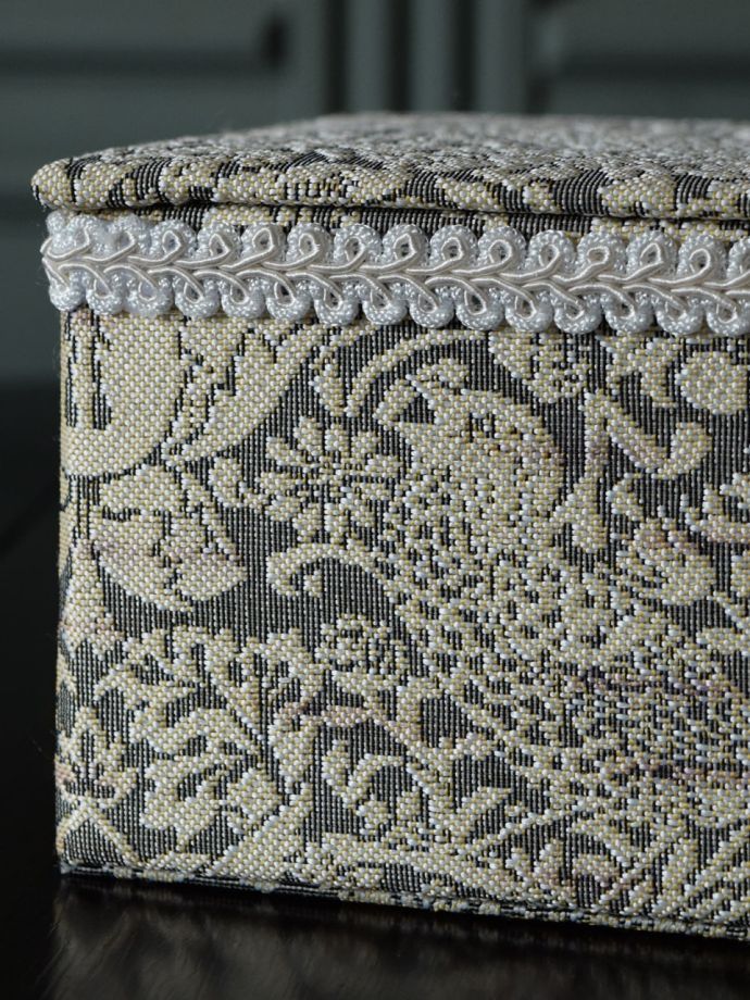 ウィリアムモリス風デザインのジュエリーボックス