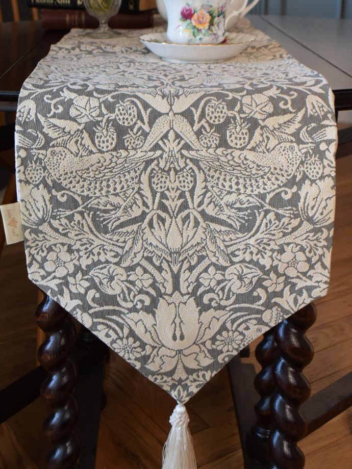 おしゃれなテーブルランナー