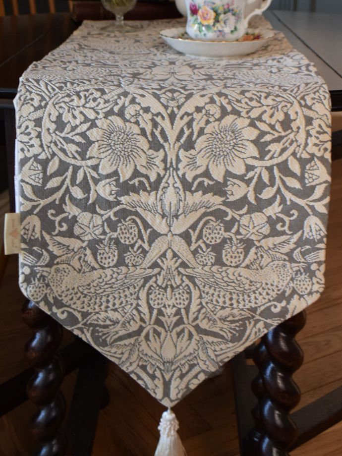 おしゃれなテーブルランナー