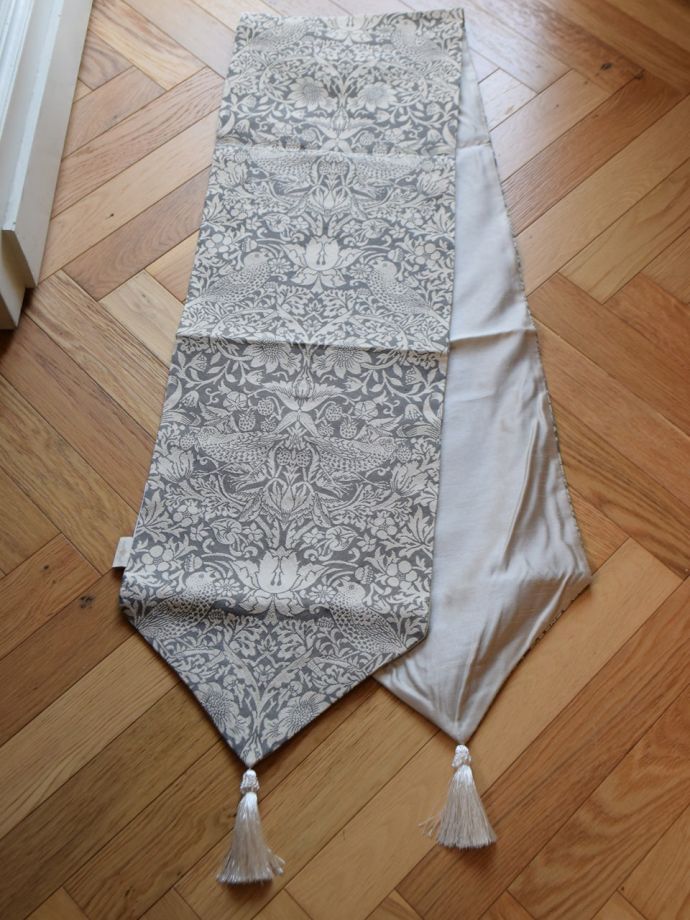 テーブルランナーの裏側